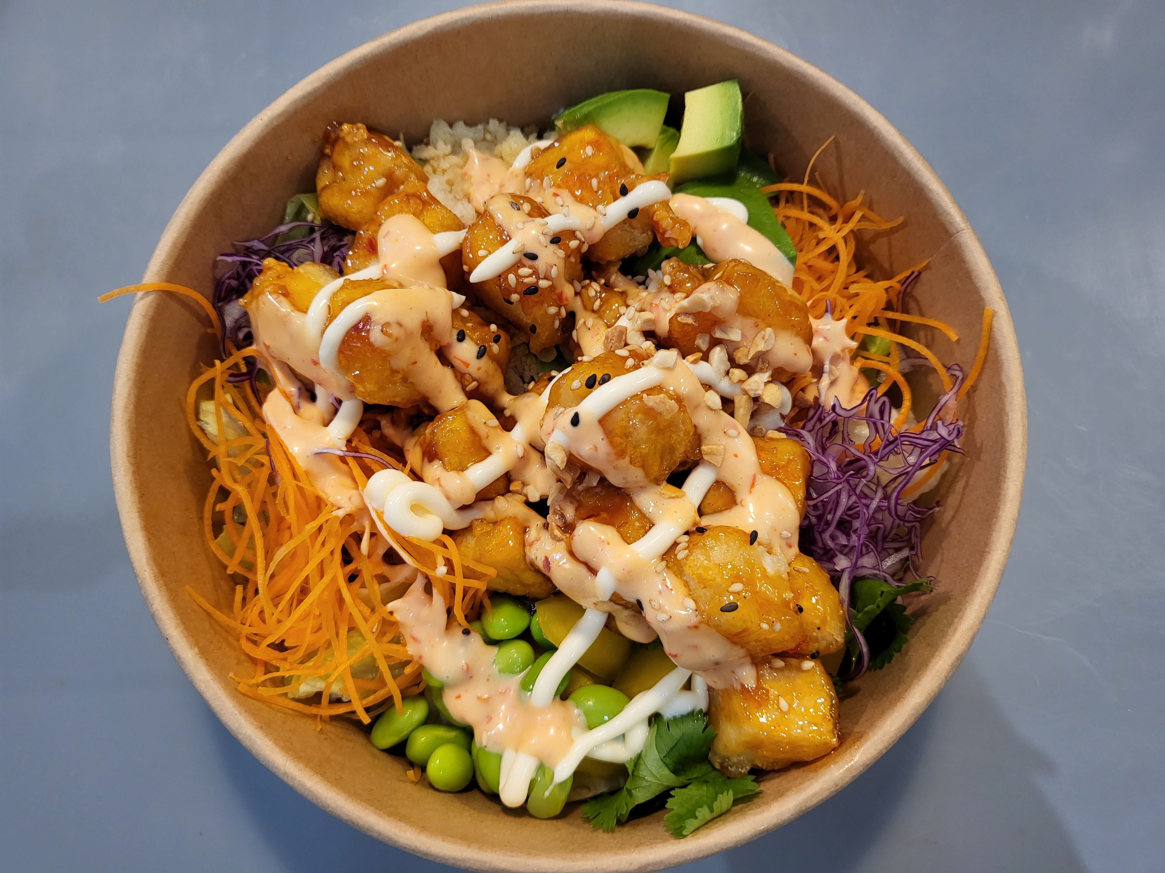 Poké Bowl au tofu géneral tao / tofu general tao Poke Bowl