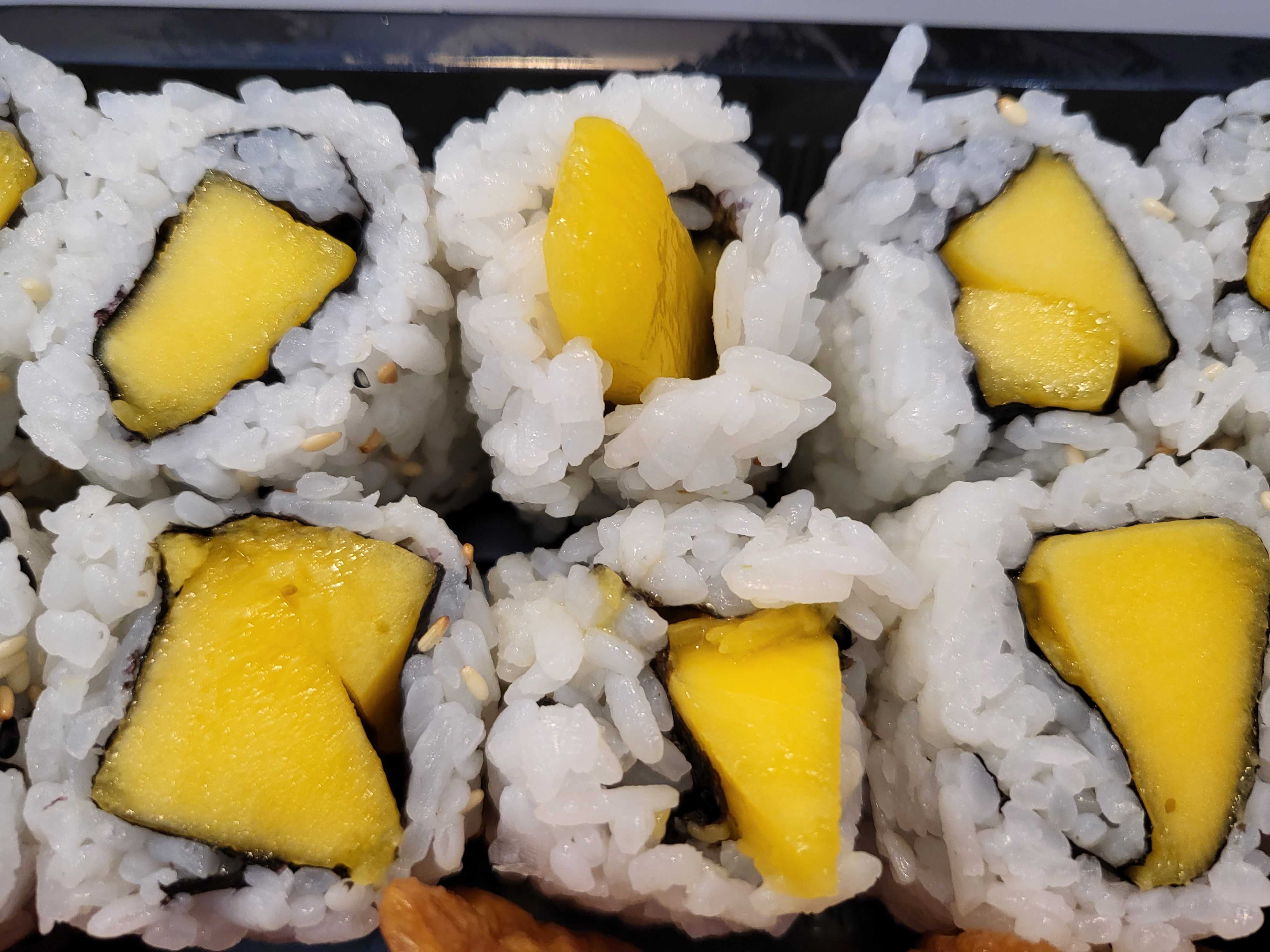 Mangue (6mcx) / Mango roll (6pcs)