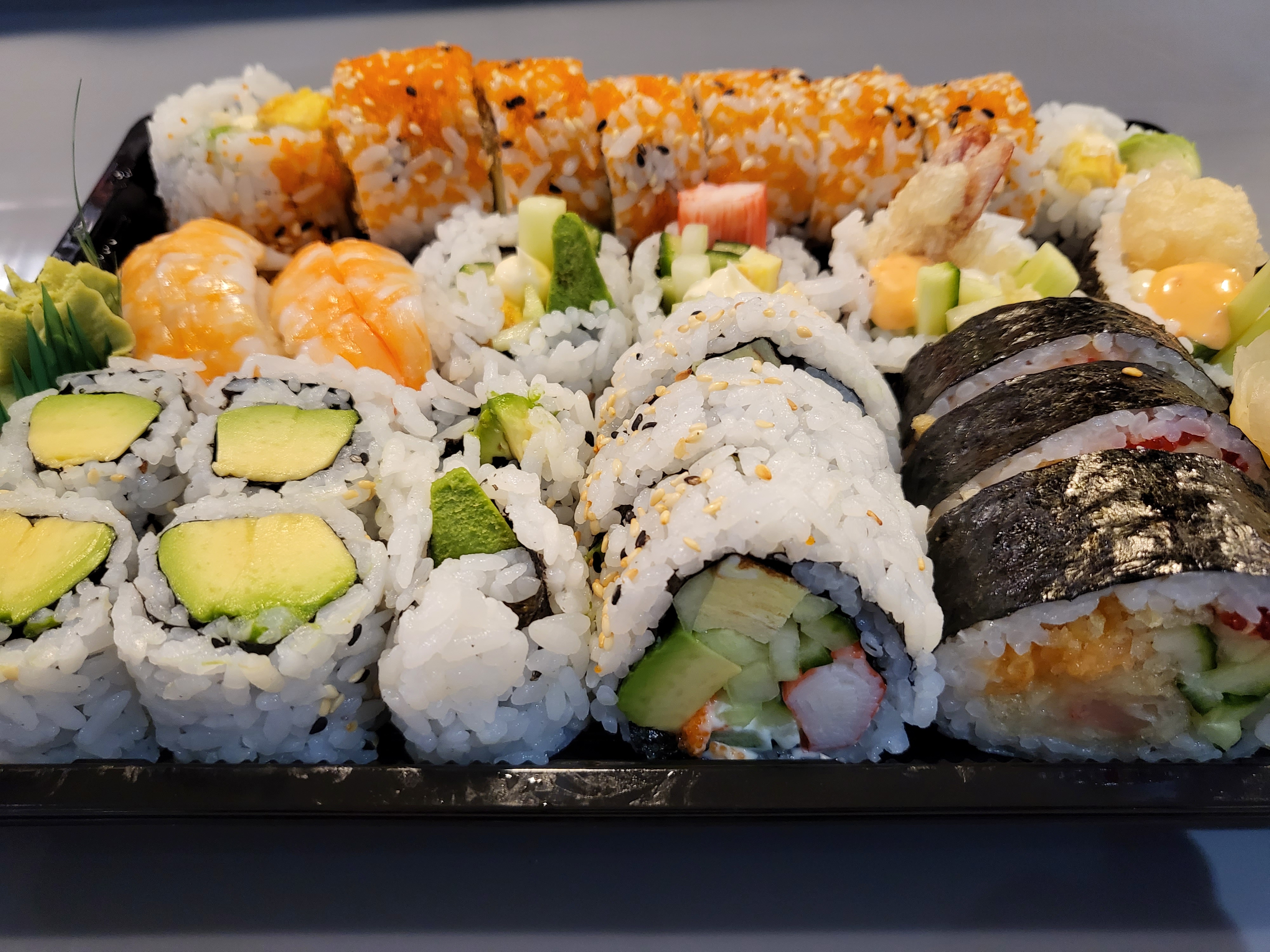 Sushi & Maki 26 morceaux (2 pers) #102+ / open special sushi & maki combo