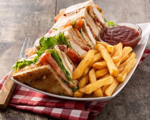 Club Sandwich au Poulet / Chicken Club Sandwich