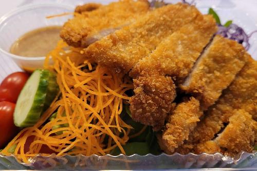 Salade au poulet frit / Fried Chicken Salad