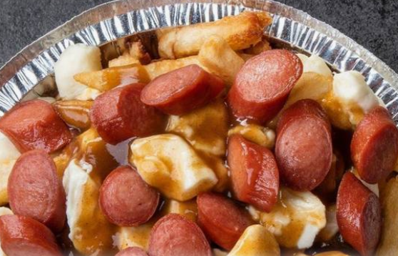 Poutine Saucisses / Hot Dog Poutine